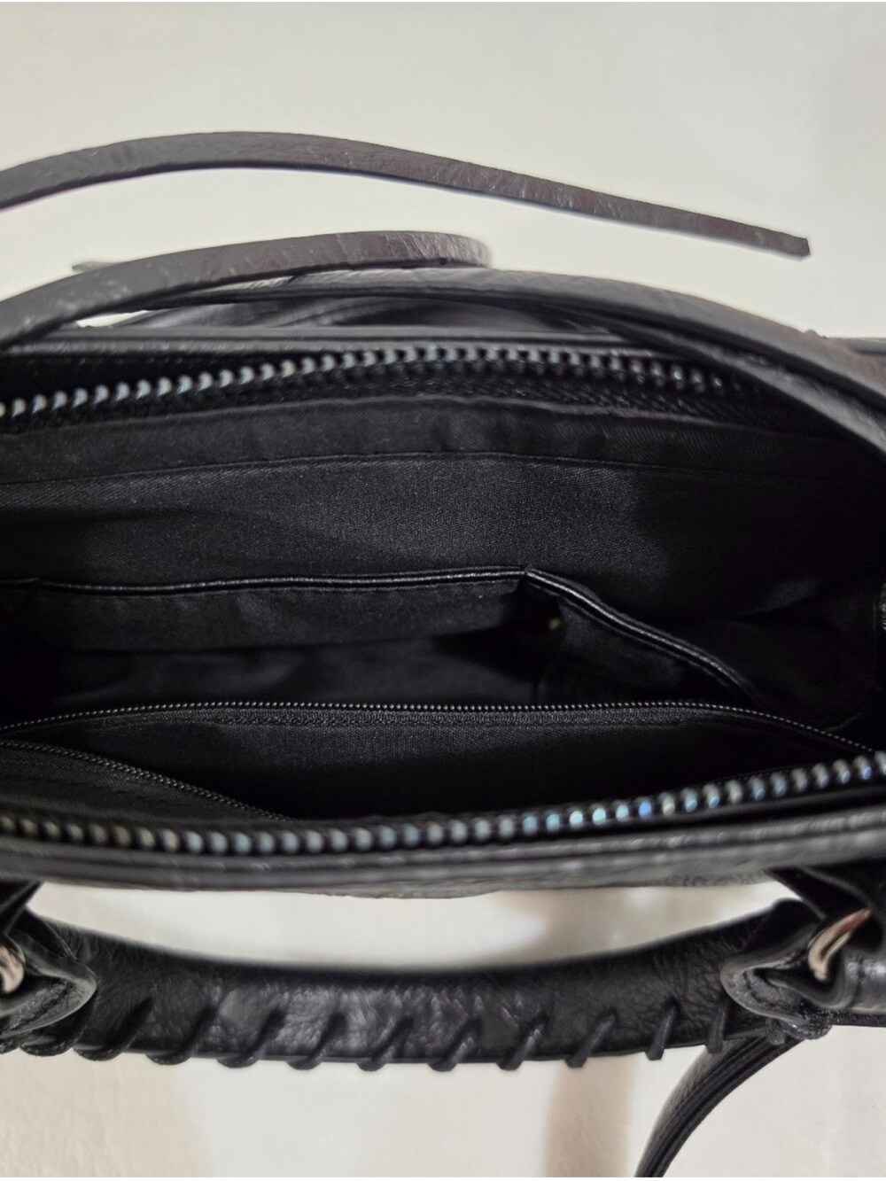 Classic Black Women's Satchel Bag - Stylish Everyday Carry - Picture 9 of 13